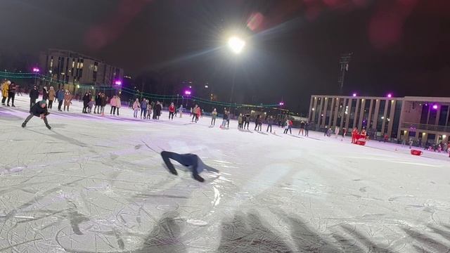 Каток Лужники. Зима. Москва. Чаепитие и любовь.