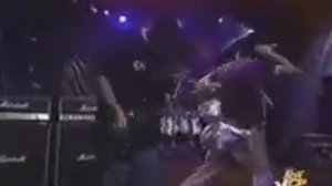 Deftones - Be quiet and drive (Live on Conan)