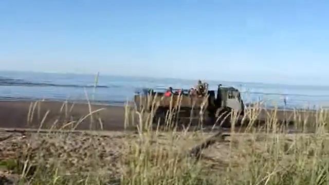 Будни колхозников. Доставка грузов по берегу смотреть онлайн