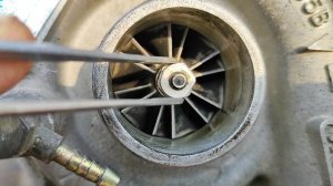 турбина к03-15 с двигателя Apu гнало масло и в горячию часть турбины и холодную