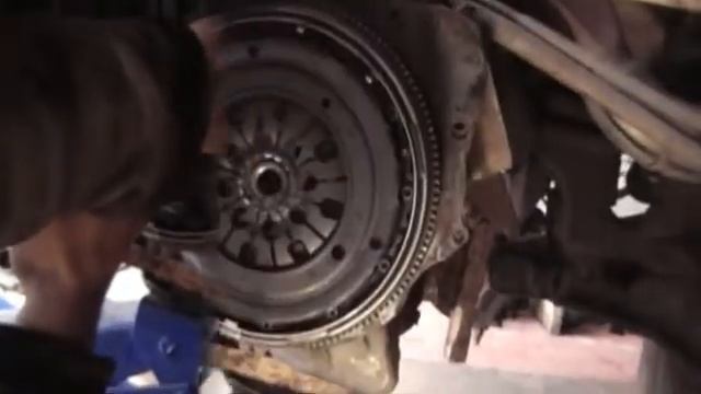 T 4 снятие КПП, демпфер, сцепление сборка шруза, радиатор смотреть онлайн