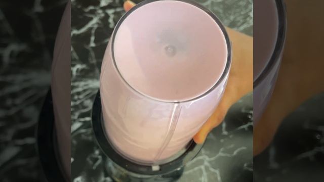 Fresh Strawberry Milkshake, Quick & Easy summer drink Strawberry Milkshake #shorts смотреть онлайн