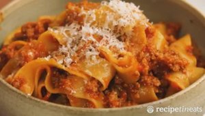 Рагу из сосисок с папарделле