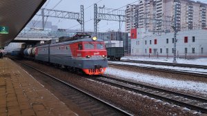 грузовой навёл шума! ВЛ10у-878 с быстрым грузовым поездом | Очаково