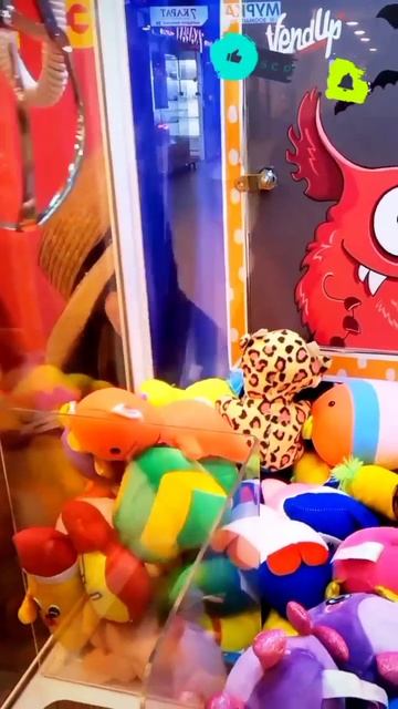 Хватайка отдал мишку...        #хватайка #shorts #short #shortvideo #игра #игрушки #аппарат
