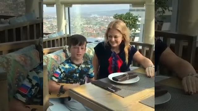 КЫРГЫЗСТАН БИРИМДИГИ БИЗДЕ БААРЫ ДАҢ ДАҢ ЗЫНК ЗЫНК ТЕКЕ ТЕКЕ смотреть онлайн