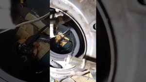 Снимаем  бензаносос Nissan Bluebird Silphy