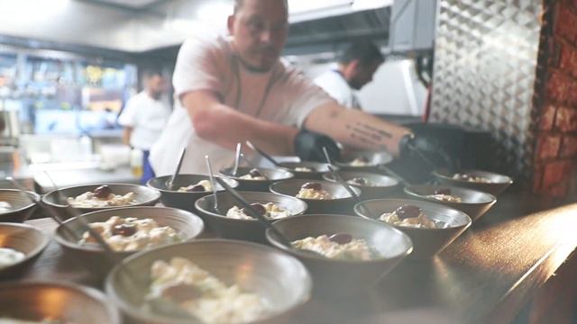 The Greek Meze 2 - A rising star in Sidcup смотреть онлайн