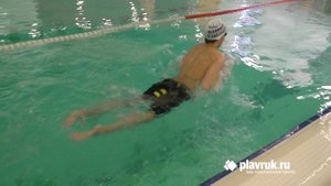 Брасс. Плавание брассом с колобашкой и лопатками