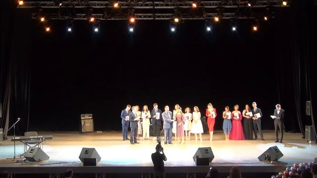 Выпускной 2021. Медалисты смотреть онлайн