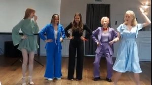 Выпускной 9 класс. Ведущая мероприятий Елена Милованова.