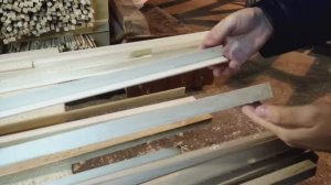 Четырехсторонний станок PLANEX 523U делает уголок дисковыми пилами с помощью универсального шпинделя