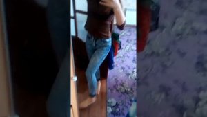 Какой лук мне надеть на прогулку с парнем??