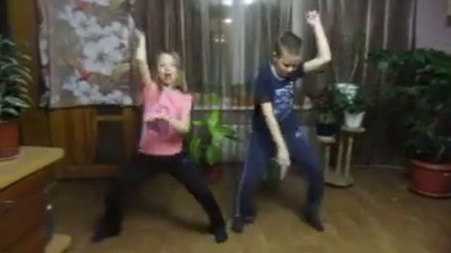 PSY - Gangnam Style (cover by Masha and Roma) смотреть онлайн