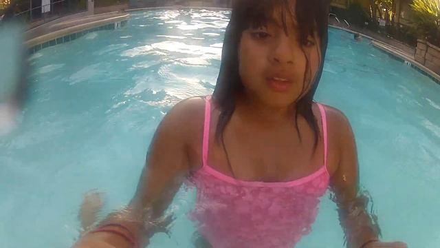 valeria jasmine y andrea en la alberca смотреть онлайн