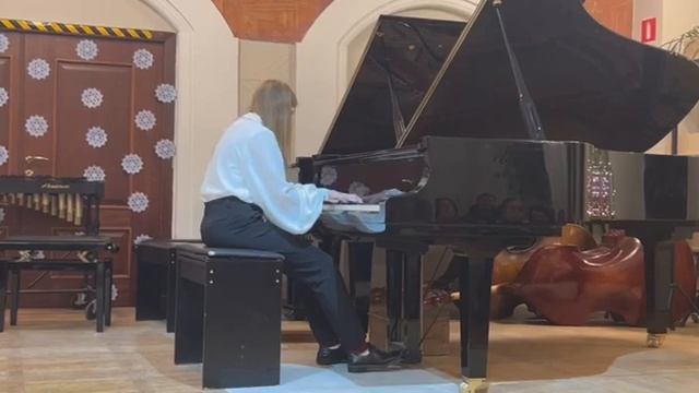 К. Дебюсси Прелюдия "Девушка с волосами цвета льна". Исп. Анастасия Еленец смотреть онлайн