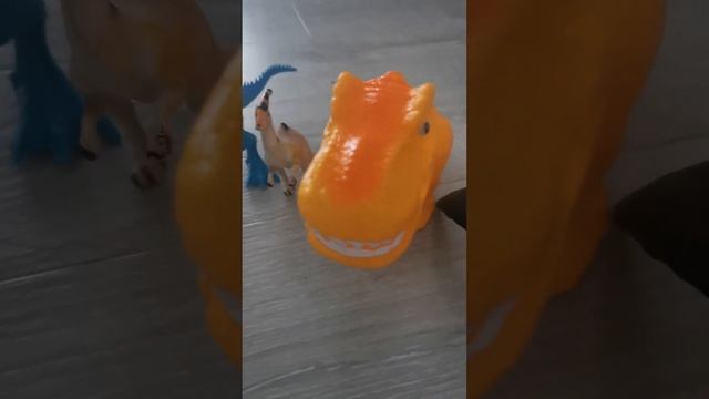 Learn Dinosaurs with Len ep 2 смотреть онлайн