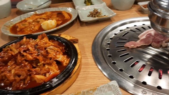 AUTHENTIC KOREAN RESTAURANT IN BGC + LILY'S B-DAY смотреть онлайн
