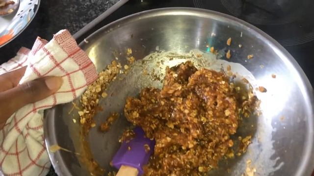 How to make peanut butter crunchies ||Oats bars || Lolos Kitchen || South African youtuber смотреть онлайн