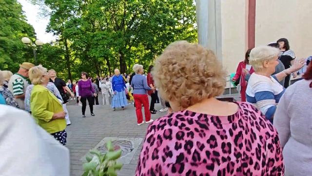 5.05.24г..."Расцвела Смородина"... Алёна РОСС... звучит на танцполе в Гомеле... смотреть онлайн