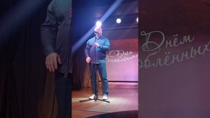 я хотел подарить тебе песню.....