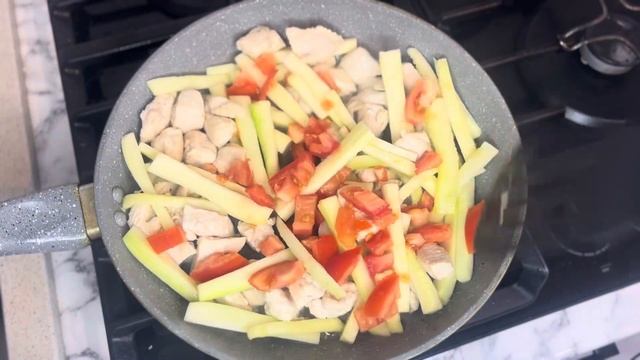 📌Паста з кабачками та курячим філе