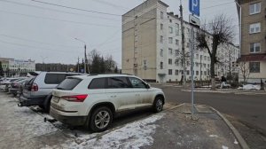 Как правильно ставить автомобиль на парковку?