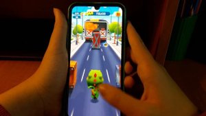 Играю в игру Мой Говорящий Том бег за золотом. Открываю сейфы с наградами. Забираю свои награды.