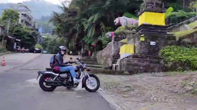 Patagonian Eagle goes to Jagatkarta Temple & Salaka Park Bogor смотреть онлайн