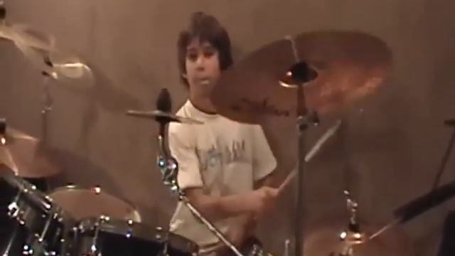 Pablito playing K-Maro "Crazy" смотреть онлайн