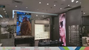 Видеоэкраны и видеовитрины для сети магазинов оптики Слепая Курица