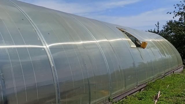 Продам теплицю - металева теплиця вкрито полікарбонатом !