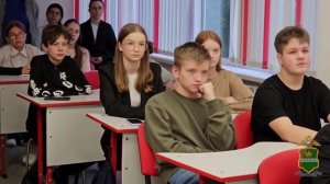 В Калуге полицейские и общественники рассказали будущим выпускникам о службе в полиции