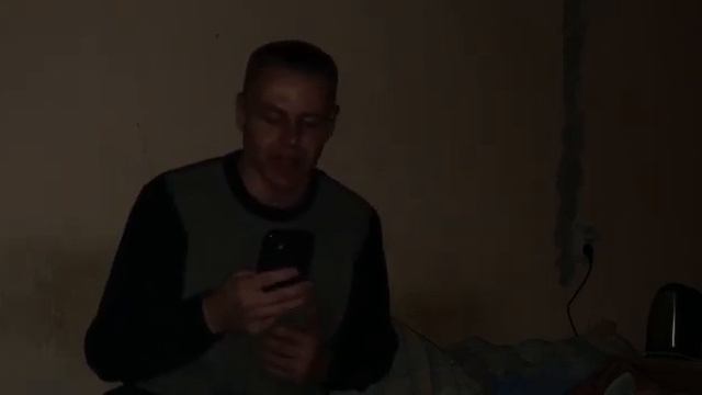 Начинающий репер от души читает реп