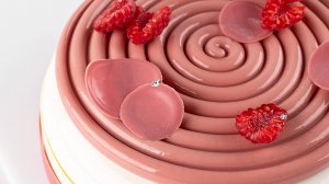 Муссовый торт–рулет  «Малина–личи–роза» превью