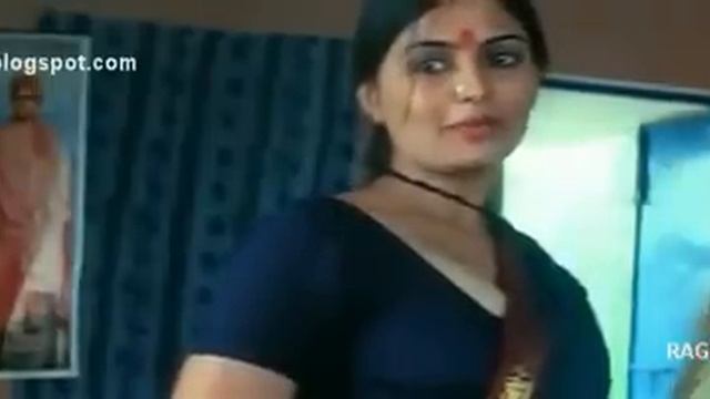 YouTube Hot Sexy Maid Ever Wet Saree смотреть онлайн