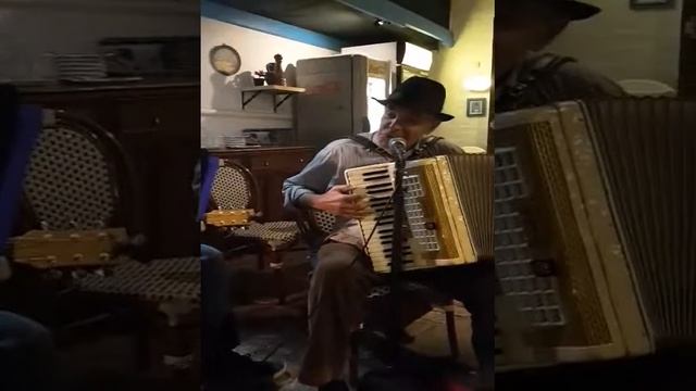 Sweet Home Chicago Arthur, Michael and John Georges Meze Restaurant смотреть онлайн