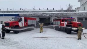 Проводили на пенсию согласно пожарной традиции водителя 5 пожарно-спасательной части