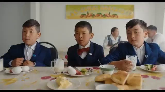 Qozoq kinoijodkorlaridan ajoyib komediya! «Hokim» filmidan parcha