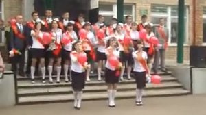 У "Соловушек" последний звонок! "Гимн учителю"