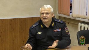 Начальник УМВД Сергей Анатольевич Никифоров встретился с калужскими школьниками