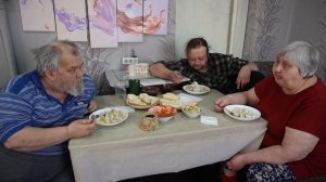 Вкусно кушаем сибирские пельмени