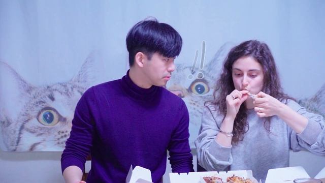 처음 먹어보는 굽네치킨 갈릭마왕 리뷰/ MY UKRAINIAN-GREEK GIRLFRIEND MAKES ME BUY HER CHICKEN SHE SAW ON INSTAGRAM🇰🇷 смотреть онлайн