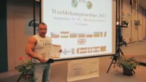 Спортсмены и Нуга Бест