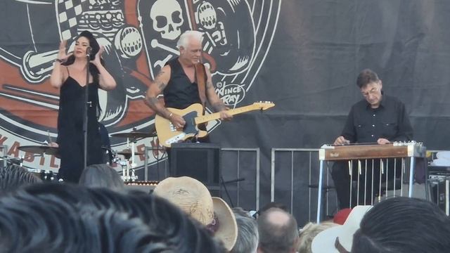 Celine Lee & Dale Watson - 'Fujiama Mama' - VLV 26 Car Show - 2023 смотреть онлайн