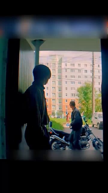 Алик_заметил_что_за_Саней_следят_🤯_Сериал__Мир_Дружба_Жвачка_#мирдружбажвачка