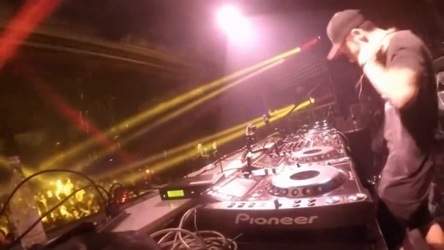 Ghosthunterz & Bassjackers LIVE from Club Cubic in China смотреть онлайн