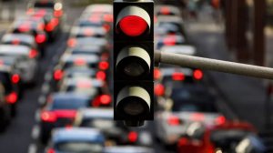 В каких случаях можно проехать на красный и не получить штраф: эксперт дал пояснения