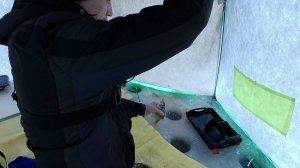 ВОТ ЭТО ДА!!! ЧУТЬ БЕЗ РЫБЫ НЕ ОСТАЛСЯ... Рыбалка зимняя на подлещика.