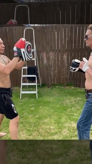 Смотреть всем!!!Монгол тренирует быка к профессиональному бою против...! смотреть онлайн